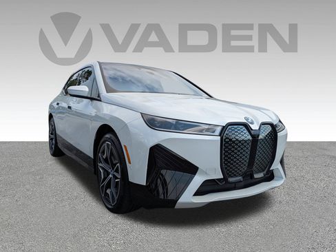 Used 2025 BMW iX M60 image 3