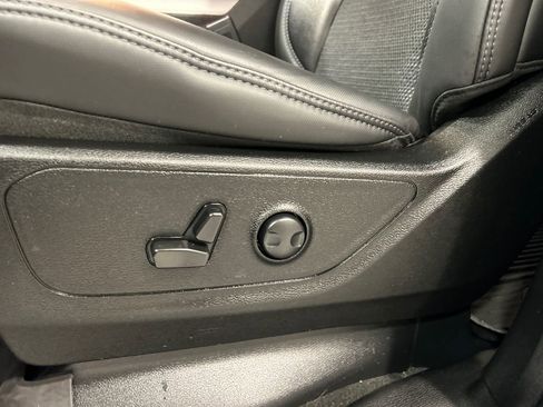 Used 2023 RAM 1500 Big Horn image 16