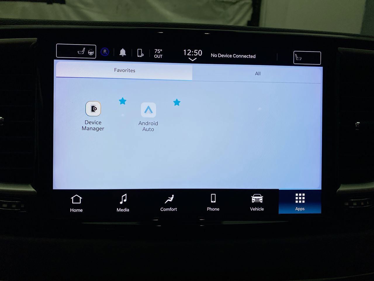Used 2023 Chrysler Pacifica Touring-L FWD image 19