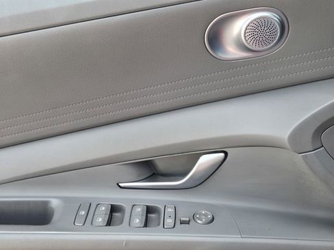 Used 2021 Hyundai Elantra SEL image 28