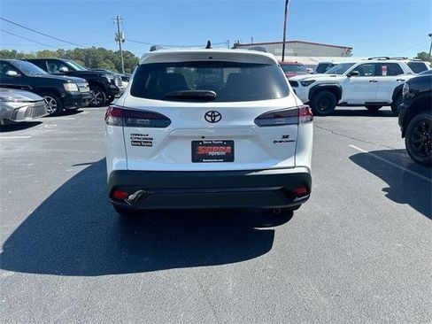 Used 2026 Toyota Corolla Cross SE image 16