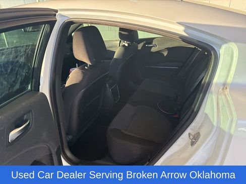 Used 2015 Dodge Charger SE w/ Power Sunroof Group image 9