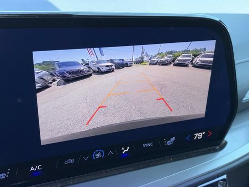Used 2026 Chevrolet Traverse LT AWD/4WD image 4