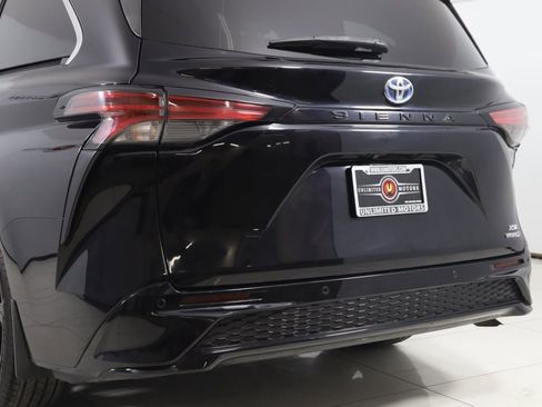 Used 2021 Toyota Sienna XSE image 23
