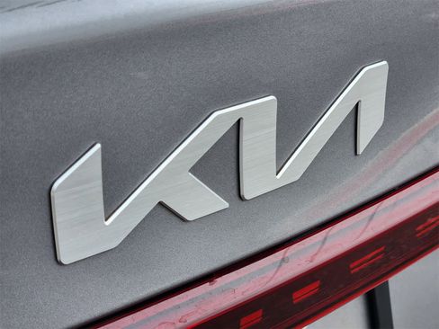 Certified 2023 Kia Forte LXS image 12