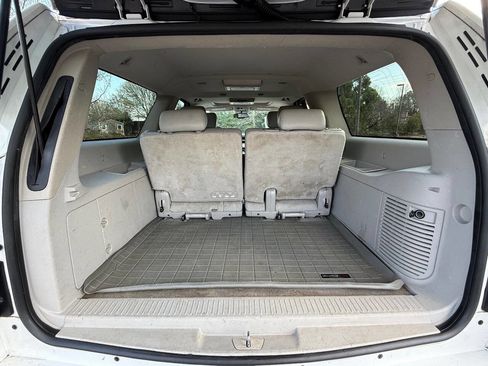 Used 2013 Chevrolet Suburban LT image 9