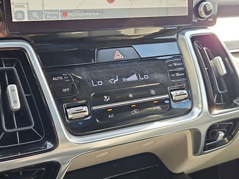 Used 2021 Kia Sorento SX image 25
