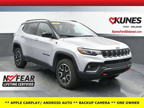 Used 2025 Jeep Compass Trailhawk AWD/4WD image 1