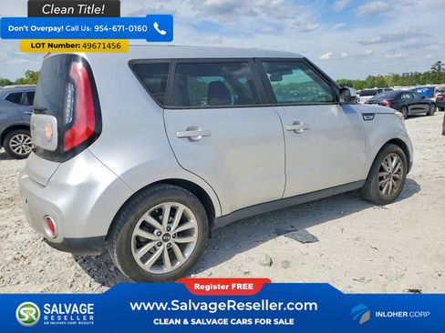 Used 2017 Kia Soul + image 4