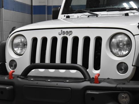 Used 2014 Jeep Wrangler Unlimited Sport image 27