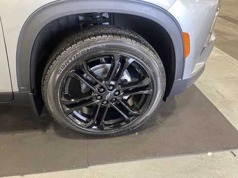 New 2026 Chevrolet Traverse LT w/ Driver Confidence Package AWD/4WD image 14