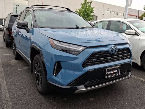 Used 2023 Toyota RAV4 XSE AWD/4WD image 5