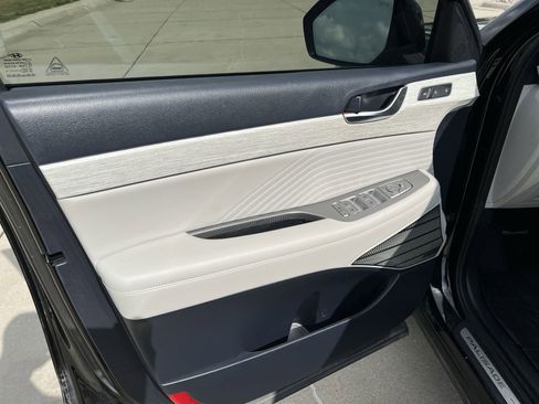 Used 2023 Hyundai Palisade Calligraphy image 23