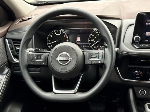 Used 2023 Nissan Rogue SV image 14