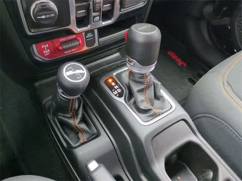 Used 2023 Jeep Gladiator Mojave image 33