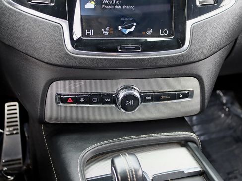 Used 2021 Volvo XC90 T8 R-Design AWD/4WD image 30