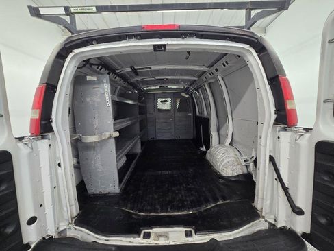 Used 2018 Chevrolet Express 2500 w/ Enhanced Convenience Package RWD image 15