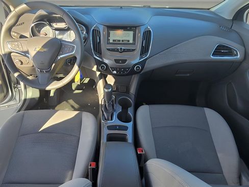 Used 2017 Chevrolet Cruze LT image 26
