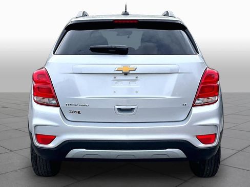 Used 2020 Chevrolet Trax LT w/ LT Convenience Package AWD/4WD image 5
