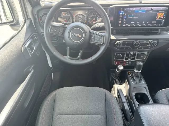 Used 2025 Jeep Wrangler Unlimited Rubicon AWD/4WD image 16