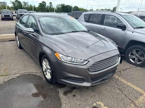 Used 2014 Ford Fusion SE FWD image 22