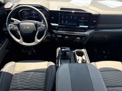 Used 2024 Chevrolet Silverado 1500 ZR2 w/ Technology Package image 9