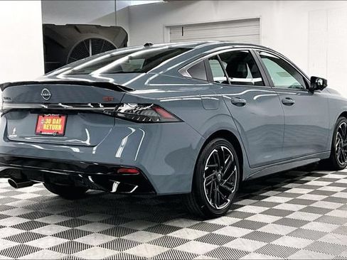 New 2026 Nissan Sentra SR w/ SR Premium Package FWD image 17
