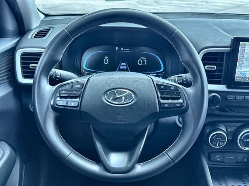 Used 2023 Hyundai Venue Limited w/ Cargo Package FWD image 15