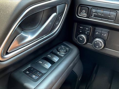 Used 2021 Chevrolet Tahoe Z71 image 35