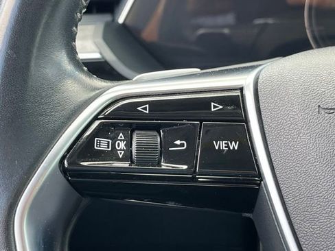 Used 2021 Audi e-tron Premium w/ Convenience Plus Package AWD/4WD image 18