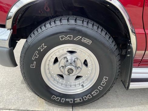 Used 1999 Ford E-150 and Econoline 150 image 17