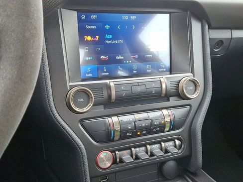 Used 2021 Ford Mustang Shelby GT500 w/ Carbon Fiber Handling Package image 23