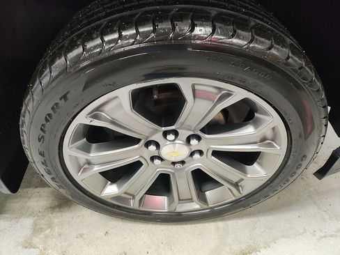 Used 2015 Chevrolet Silverado 1500 High Country image 4