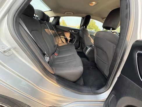Used 2015 Chrysler 200 Limited w/ Convenience Group FWD image 21