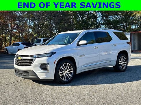 Used 2023 Chevrolet Traverse High Country image 3