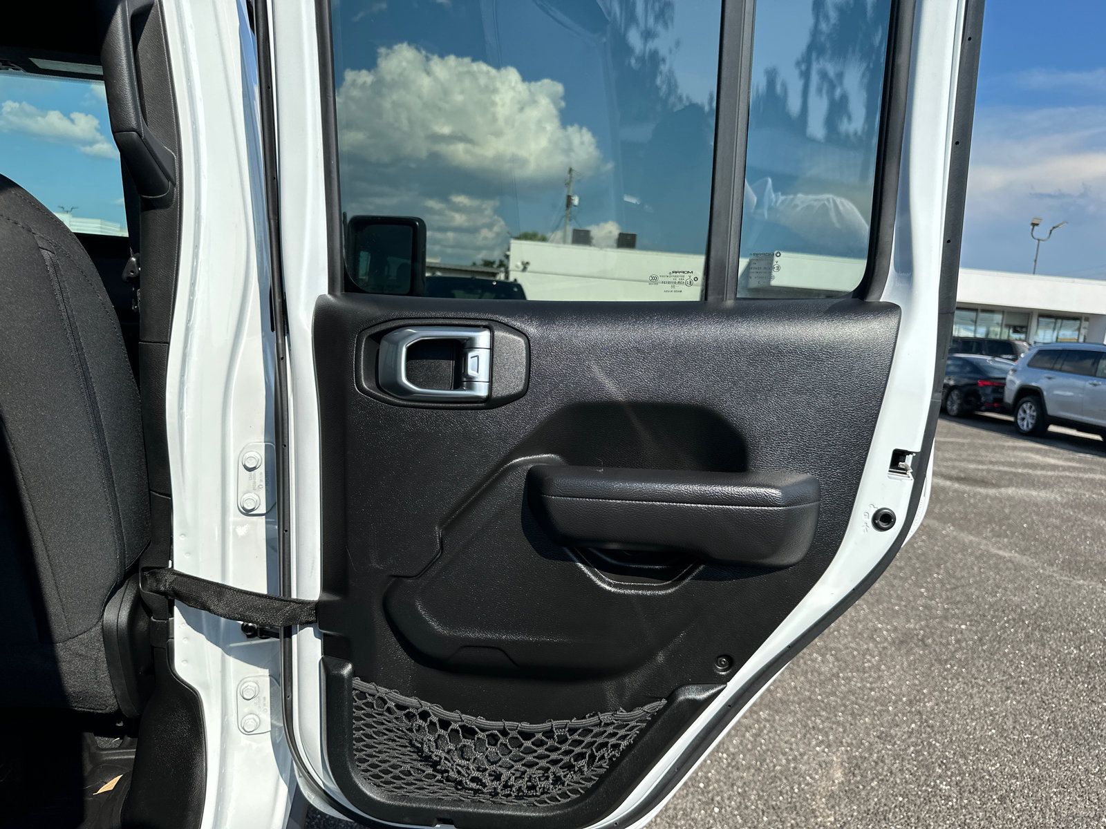Used 2022 Jeep Wrangler Unlimited Sport AWD/4WD image 16