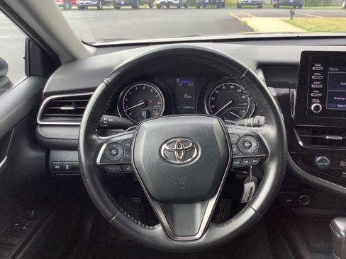 Used 2023 Toyota Camry SE FWD image 8