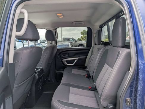Used 2022 Nissan Titan SV w/ SV Convenience Package AWD/4WD image 11