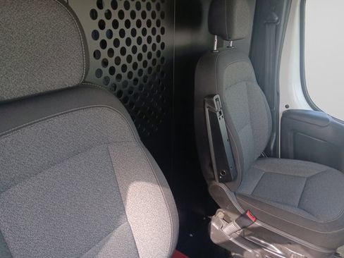 Used 2025 RAM ProMaster 2500 w/ U-Haul Equipment Group FWD image 10