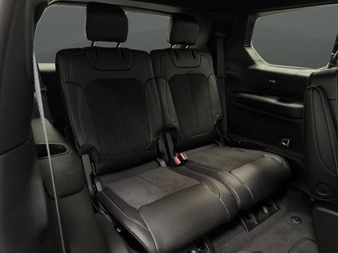 New 2025 Jeep Grand Cherokee L Altitude image 31