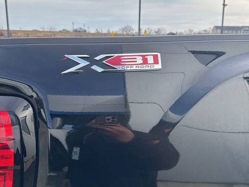 Used 2021 GMC Sierra 2500 SLE w/ SLE Value Package; image 7