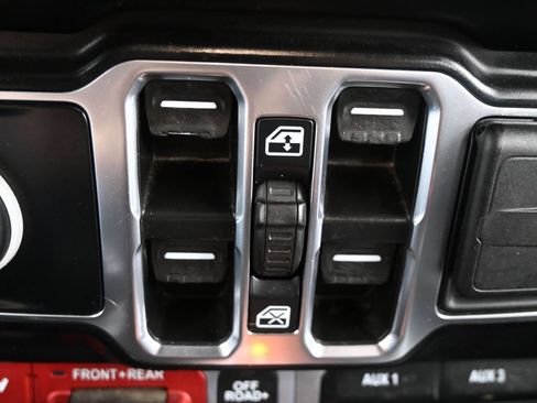 Used 2022 Jeep Gladiator Rubicon w/ LED Lighting Group AWD/4WD image 23