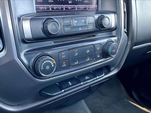 Used 2018 Chevrolet Silverado 1500 LT RWD image 34