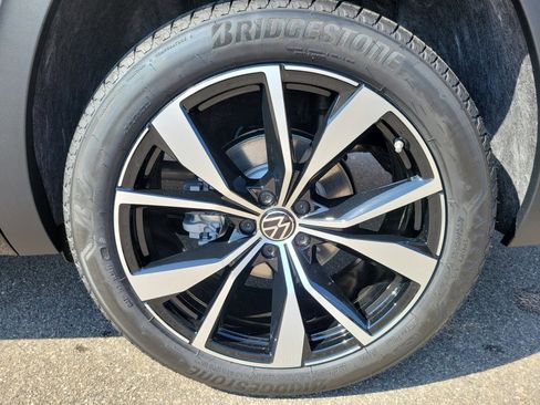 New 2026 Volkswagen Atlas SEL Premium R-Line AWD/4WD image 23