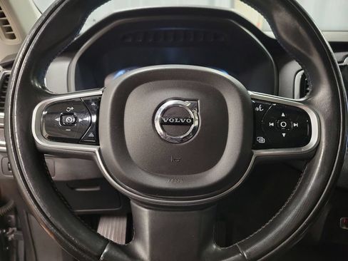 Used 2017 Volvo XC90 T6 Momentum w/ Vision Package AWD/4WD image 18