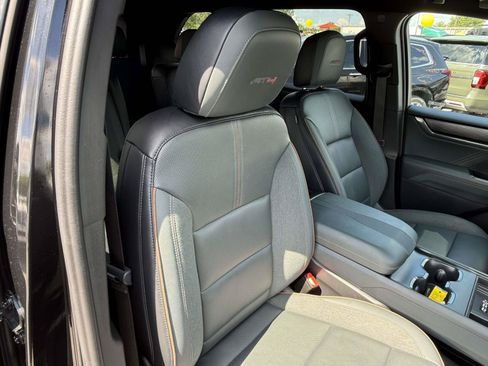 Used 2024 GMC Acadia AT4 w/ Luxury Package AWD/4WD image 26
