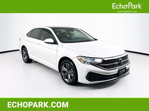 Used 2024 Volkswagen Jetta SE w/ Panoramic Sunroof Package FWD image 1