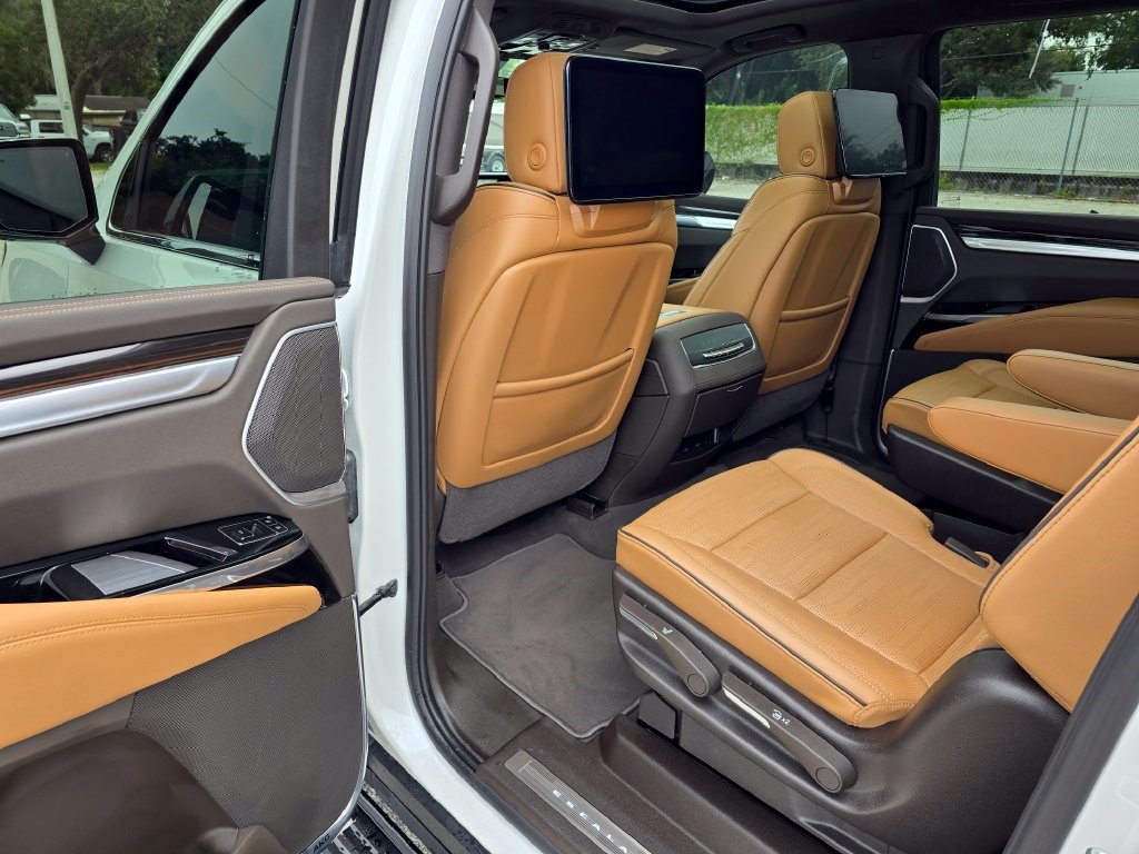 Used 2025 Cadillac Escalade ESV Premium Luxury w/ LPO, Radiant Package AWD/4WD image 38