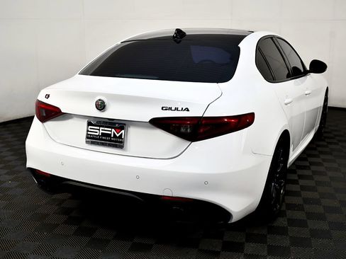 Used 2020 Alfa Romeo Giulia AWD w/ Quick Order Package 22J Sport image 8