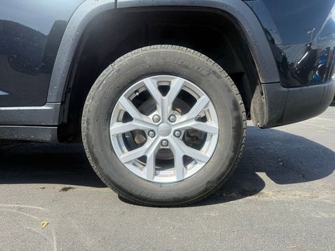 Used 2023 Jeep Grand Cherokee Limited AWD/4WD image 35